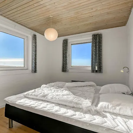Holiday home Nyrenoveret Ved Vesterhavet Sj946